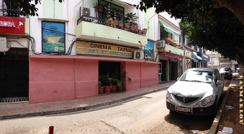 ORAN-L'ancien cinema l'Olympia place de St-Eugene.jpg